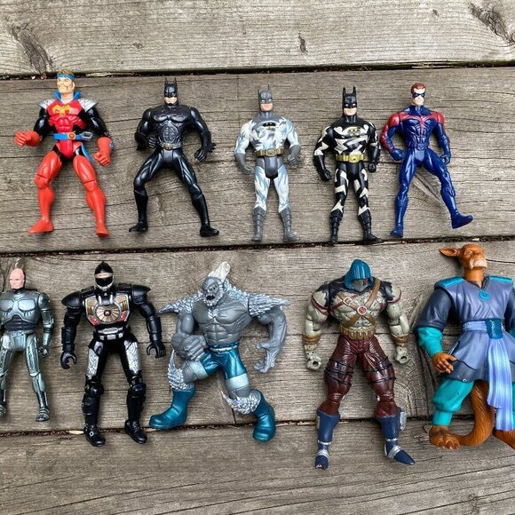 Lot Of 10 Vintage 1990s Batman Action Figures Kenner & Robocop, Power Rangers - Picture 1 of 10